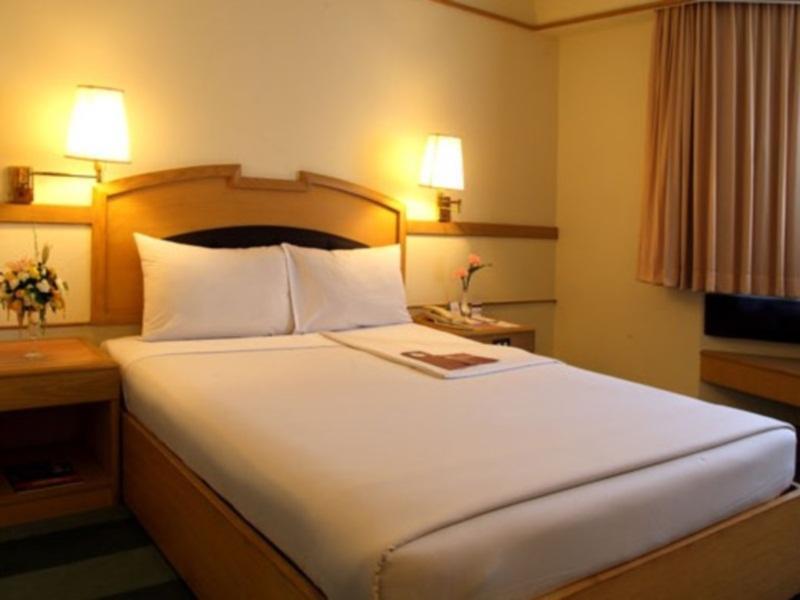 Chon Inter Hotel Chonburi Quarto foto